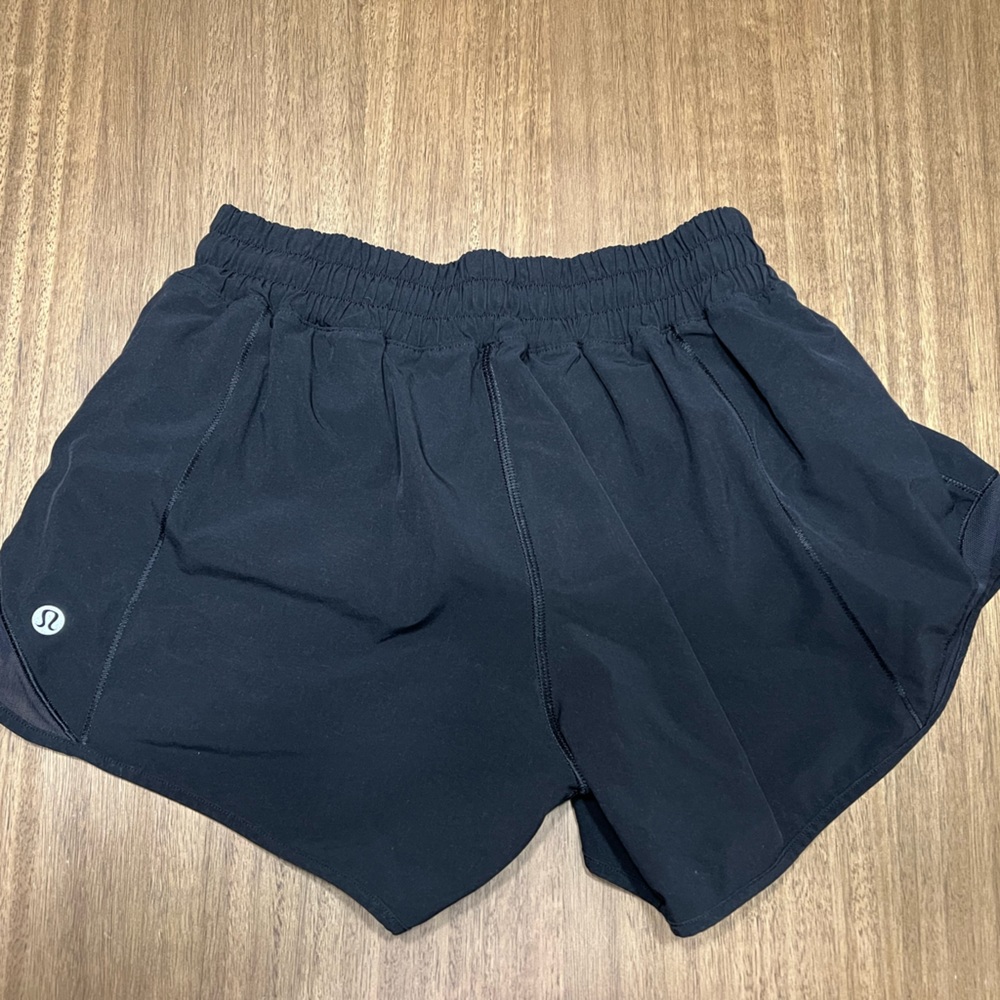 Lululemon hotty hot shorts 4 in
